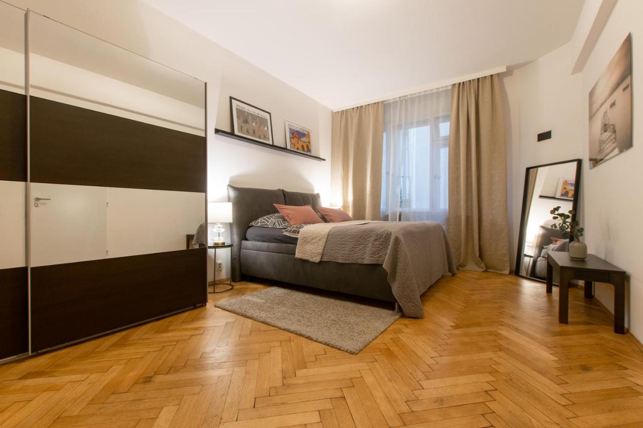 As Prague Apartments. National Theatre Apt. Old Town المظهر الخارجي الصورة