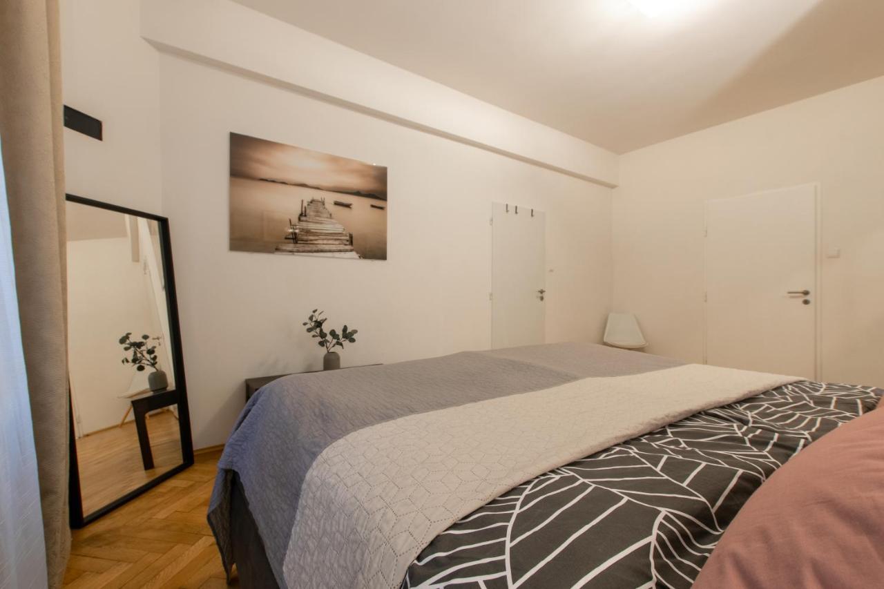 As Prague Apartments. National Theatre Apt. Old Town المظهر الخارجي الصورة